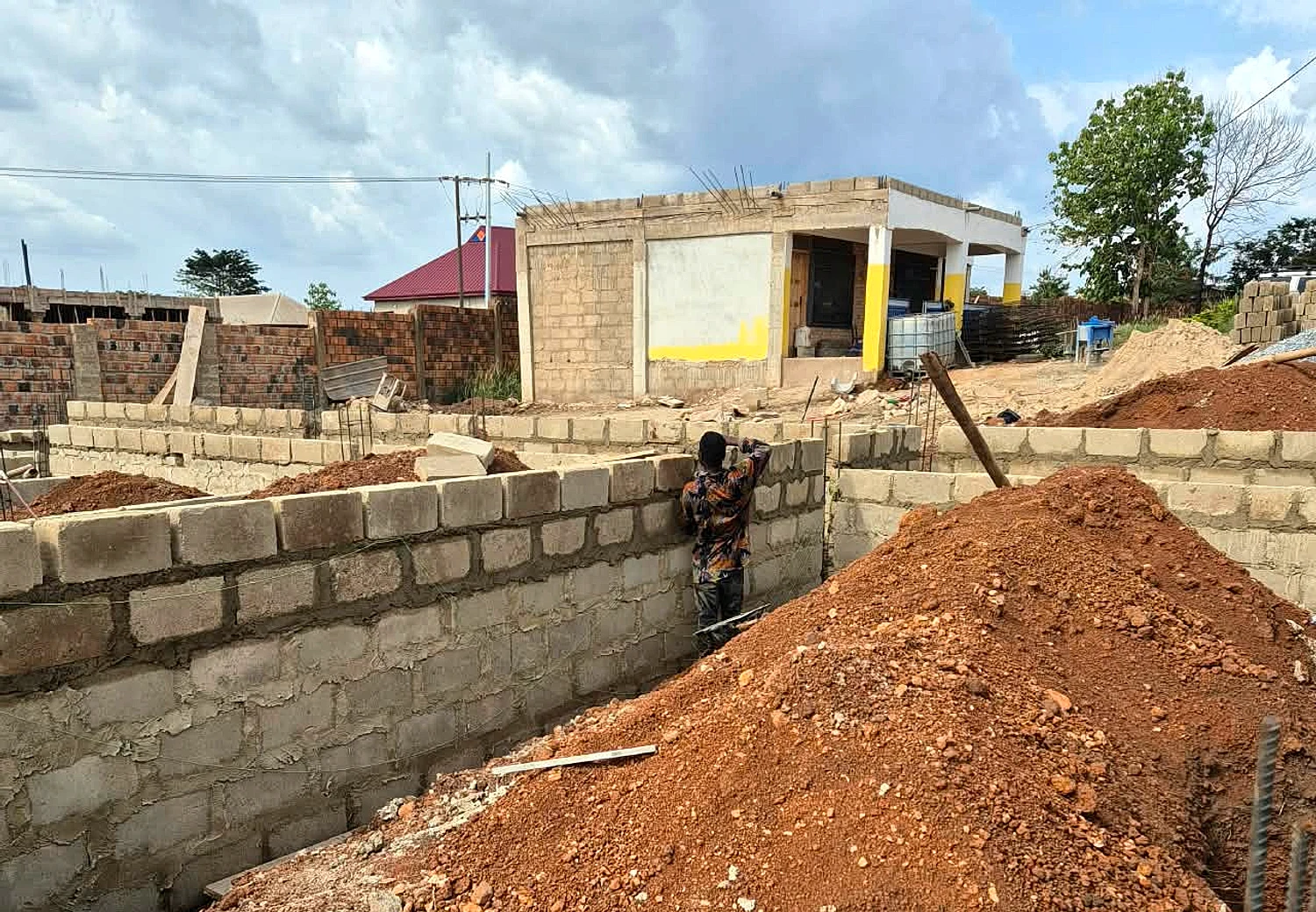 SSPS Holy Trinity School at Sunyani For SSPS Catholic Sisters - Roofing and shell detail 09