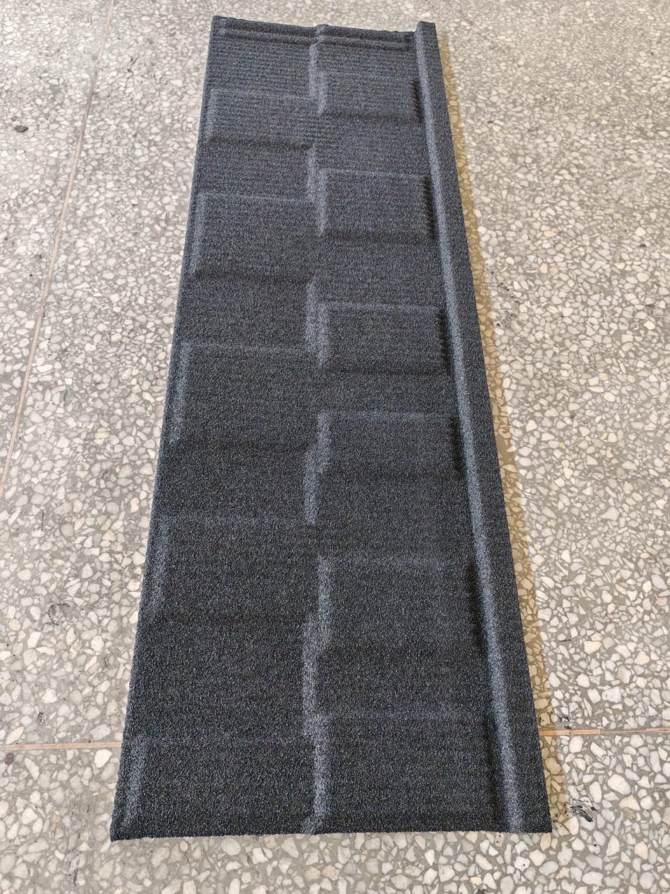 Shingle Roofing Tile — Charcoal